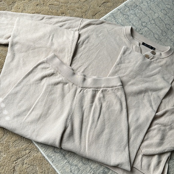 Knit 2pc outfit, size XLarge - Picture 6 of 9